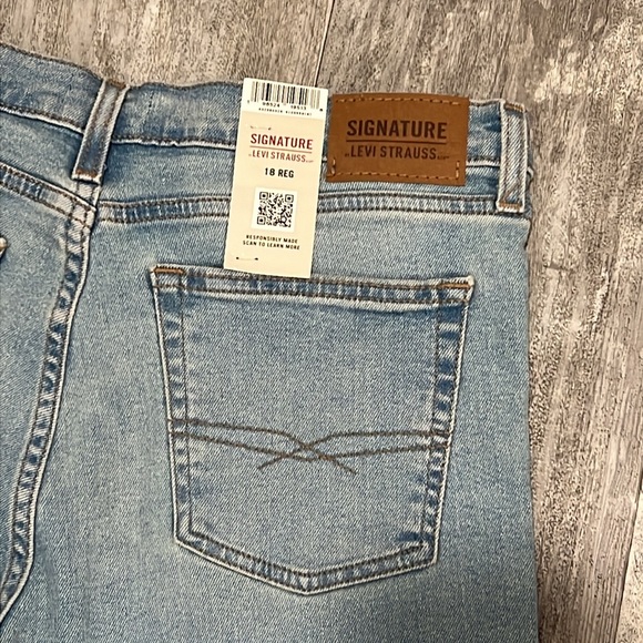 Signature By Levi Strauss & Co. Boys Denim Cut Off Jean Short - Picture 11 of 12
